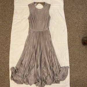 🤩 A Maggy London must have 🤩